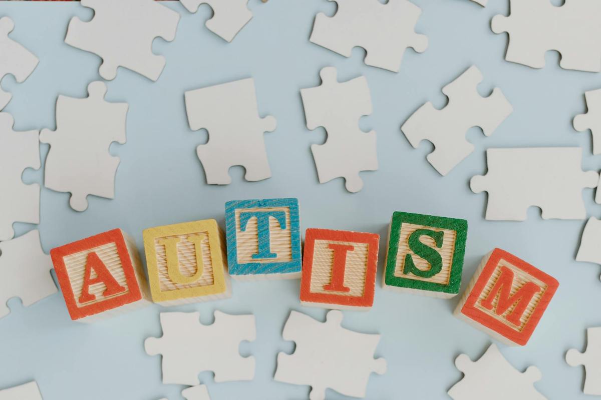 Understanding Virtual Autism: Screen Time Impact on Children